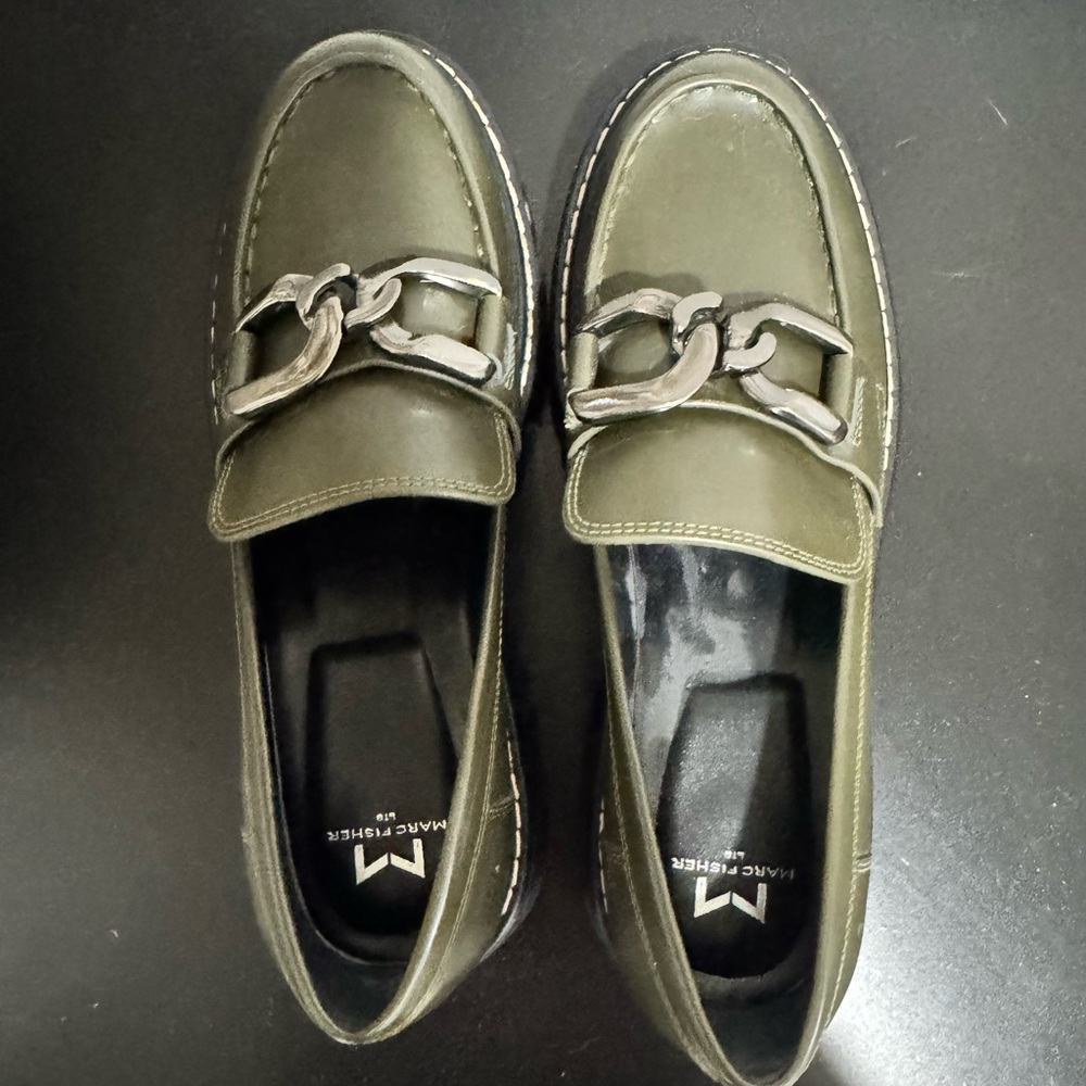 Marc Fisher Green Chunky Loafers with Glossy Finish - Picture 5 of 11